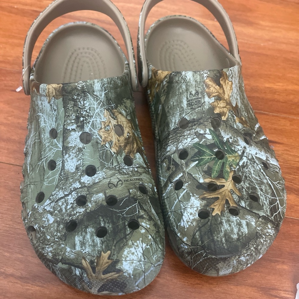 CROCS Green and Brown Sandals with Camouflage Design